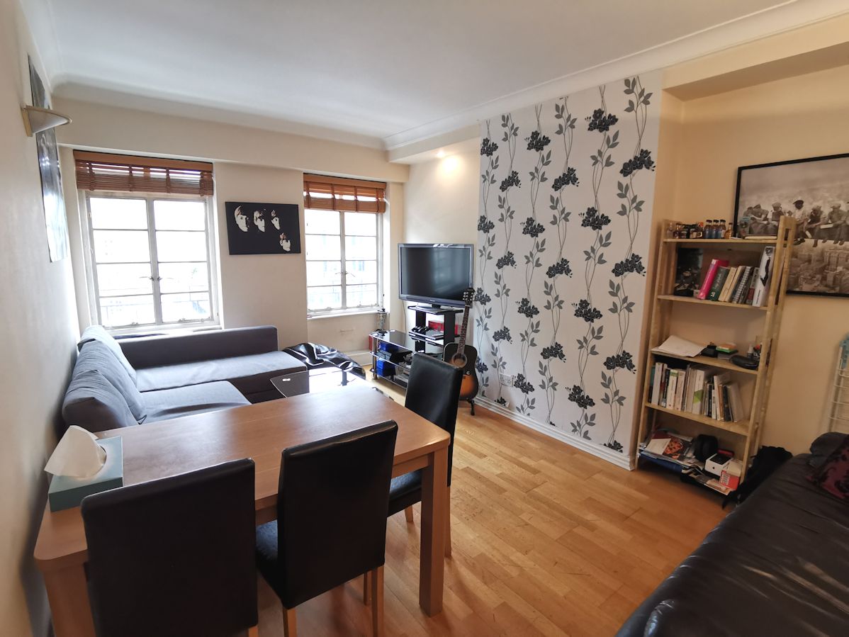 2 bed, flat to let ,in, Park Road, Baker St, opposite ,Regents Park, and LBS, letting agents, London Property Zone, Baker Street letting agents, Rossmore Court, Sandfords, 