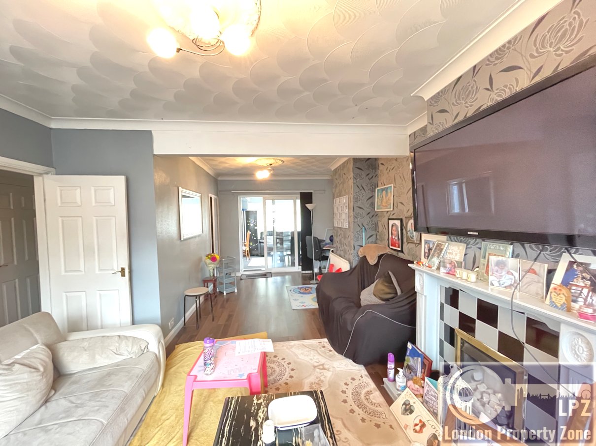 4 bed semi detached HOUSE for sale, Erith, Kent, house for sale, semi detached house, no chain, chain free, garden, semi detached house for sale in Erith, 