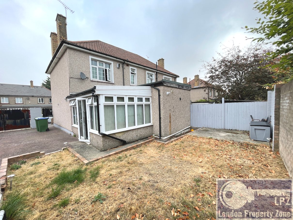 4 bed semi detached HOUSE for sale, Erith, Kent, house for sale, semi detached house, no chain, chain free, garden, semi detached house for sale in Erith, 